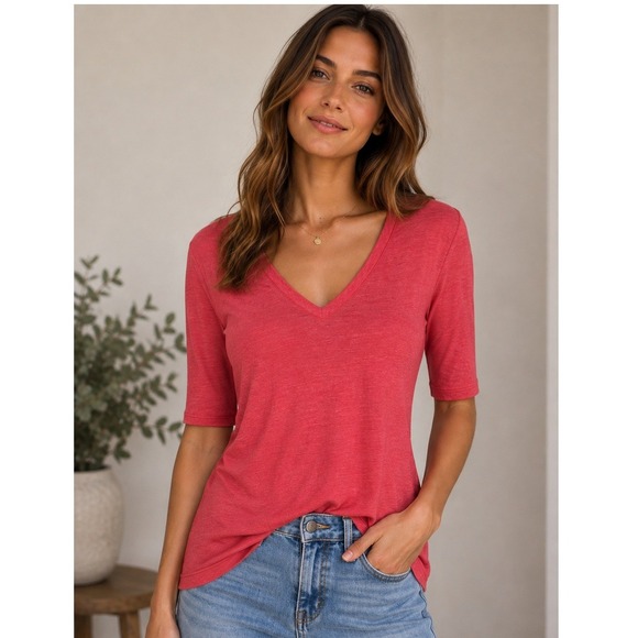 XiRENA Tops - Xirena Red Pink V-Neck Tee Short Sleeve Womens Size XS